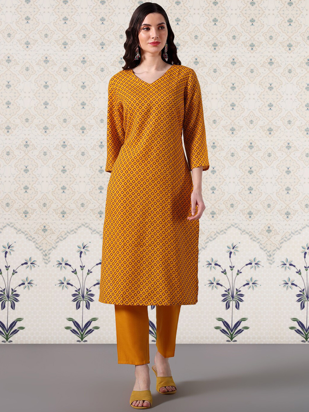 

Ode by House of Pataudi Geometric Printed Regular Kurta With Trousers, Yellow