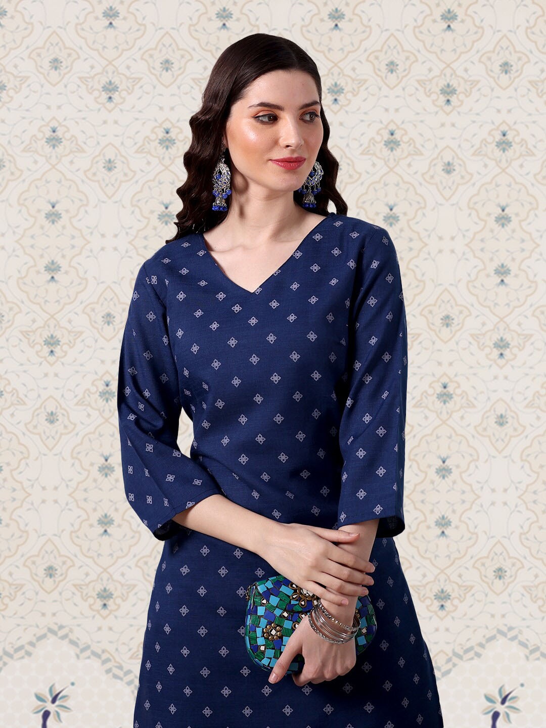 

Ode by House of Pataudi Floral Printed Regular Kurta With Trousers, Blue