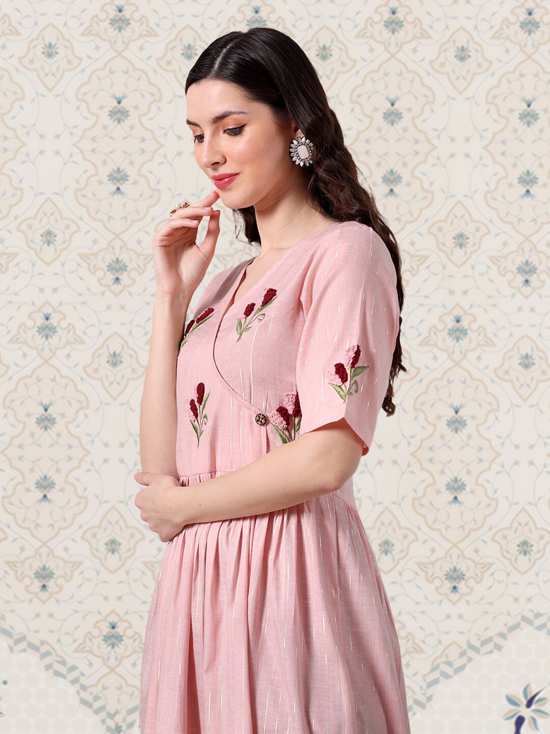 

Ode by House of Pataudi Floral Embroidered Zari Angrakha Kurta, Pink