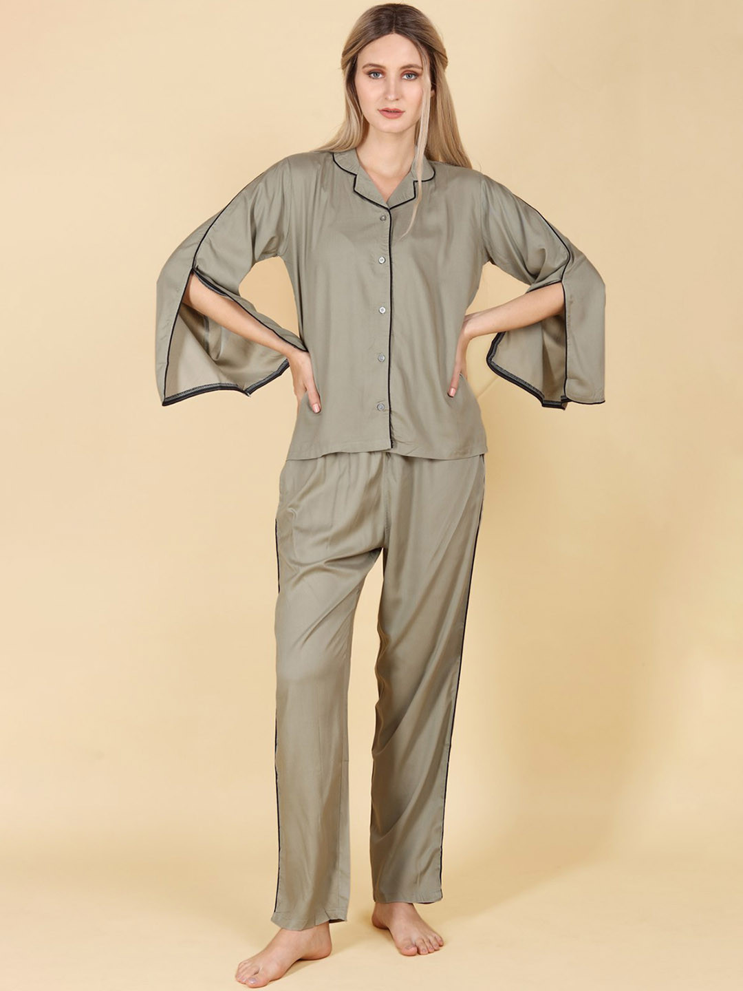 

ASPORA Lapel Collar Organic Cotton Night Suit, Green