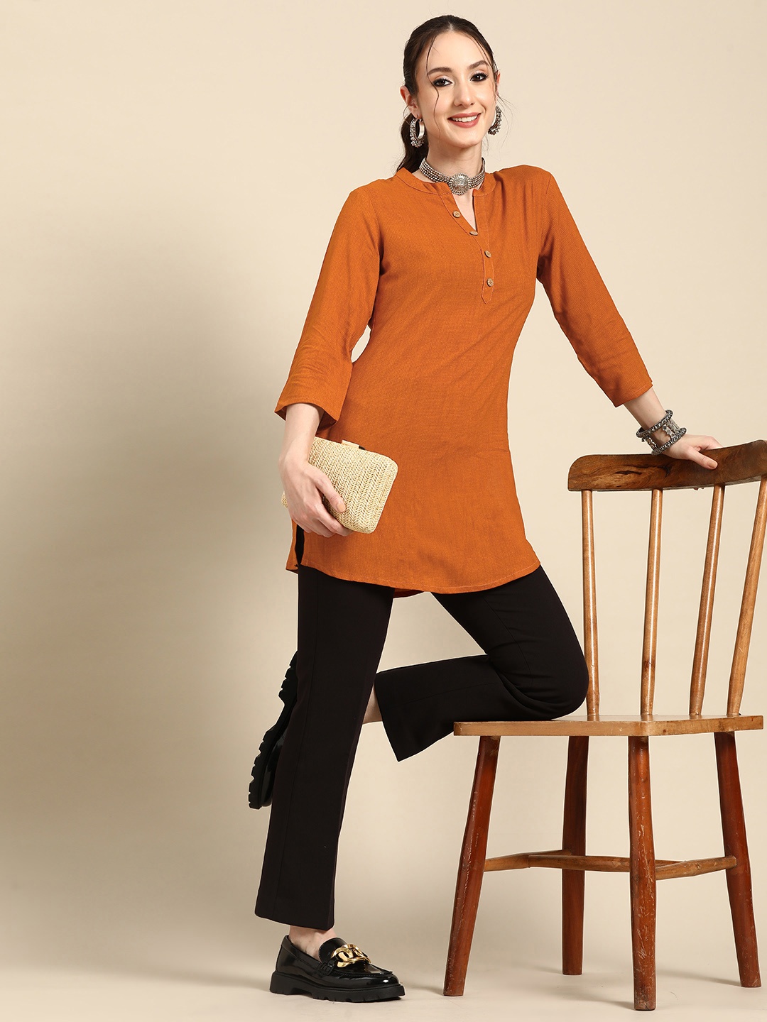 

Sangria Printed Mandarin Collar Kurti, Mustard