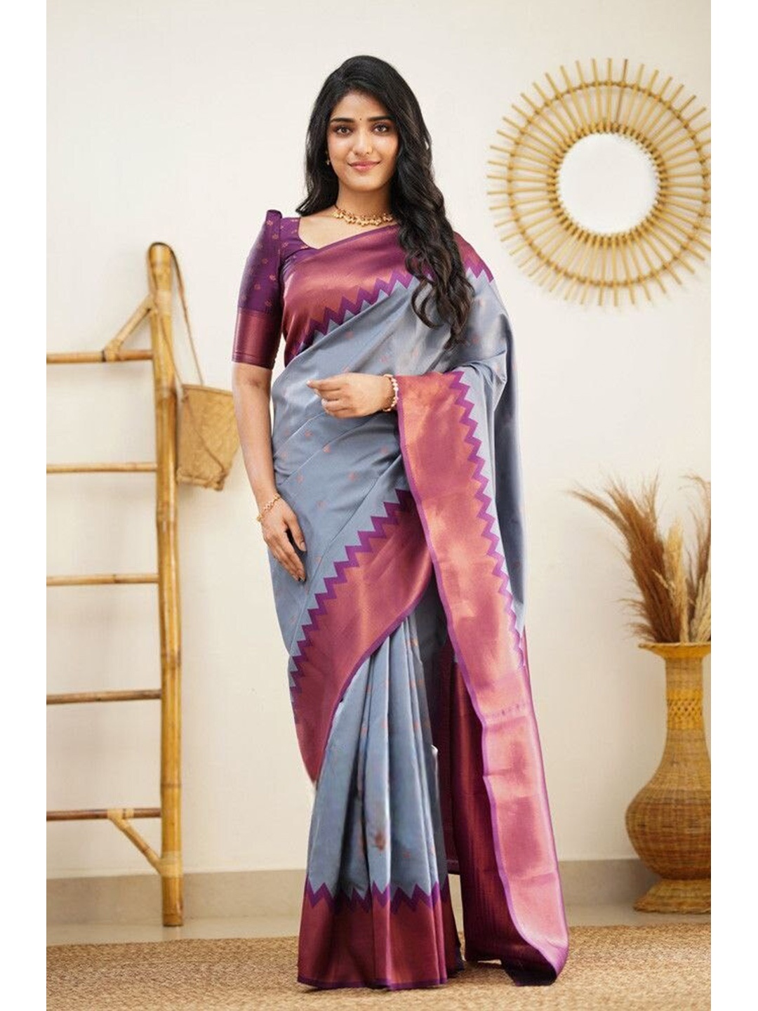 

TEREZA Ethnic Motif Woven Design Zari Kanjeevaram Saree, Grey