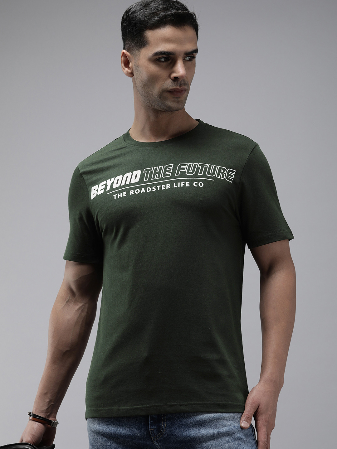 

Roadster Men Graphic Printed Regular Fit T-shirt, Green