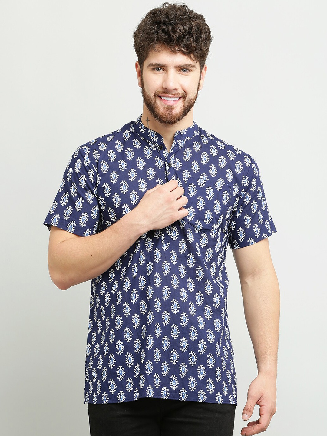 

Waahiba Pisley Printed Mandarin Collar Pure Cotton Kurta, Navy blue