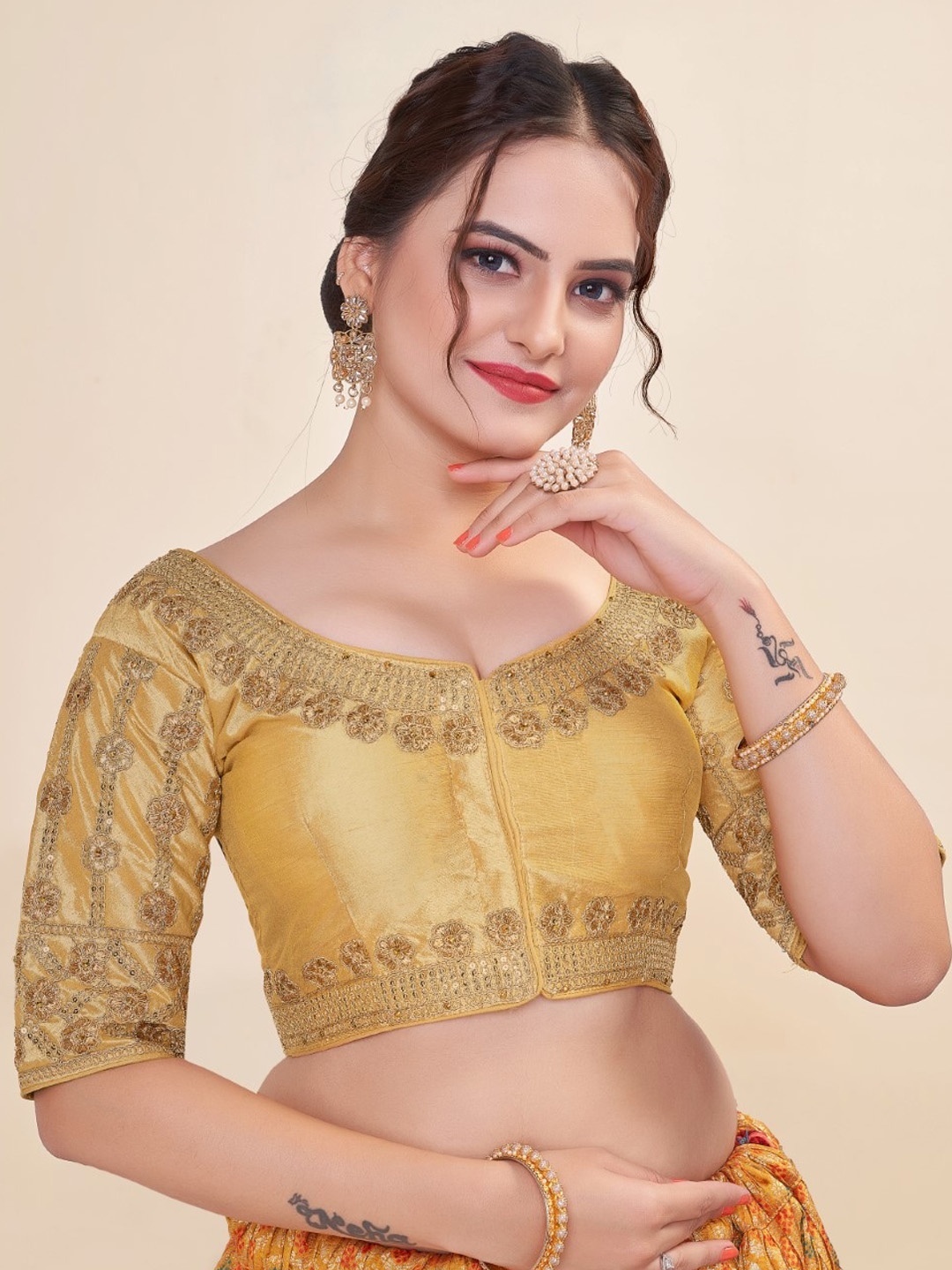 

HIMRISE Embroidered Saree Blouse, Gold