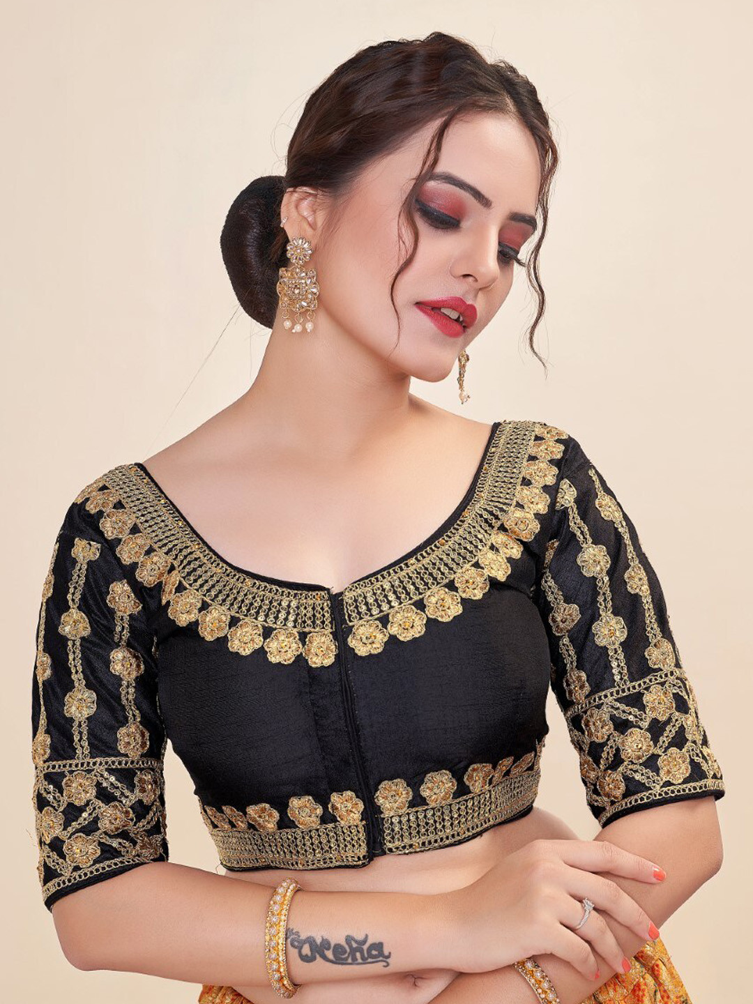 

HIMRISE Embroidered Round Neck Short Sleeve Phantom Blouse, Black