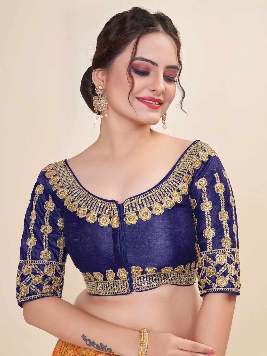 

HIMRISE Embroidered Round Neck Short Sleeve Phantom Blouse, Navy blue