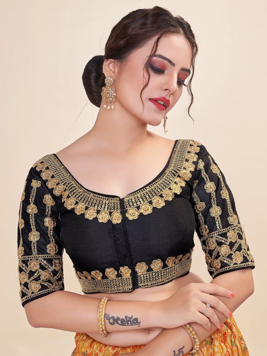 

HIMRISE Embroidered Round Neck Cotton Saree Blouse, Black