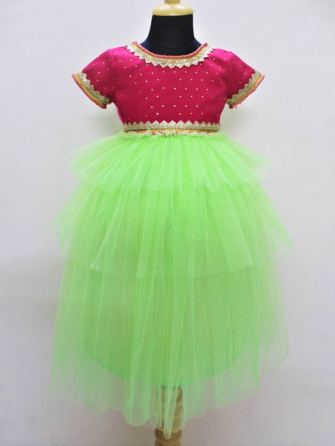 

MANY FROCKS & Girls Colourblocked Sequined Net Fit & Flare Dress, Green