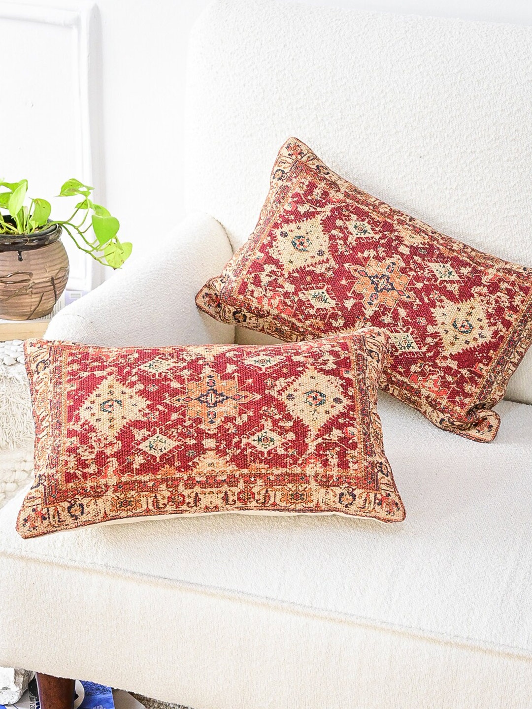 

Art Avenue Cream-Coloured & Red Ethnic Motifs Rectangle Cotton Cushion Cover