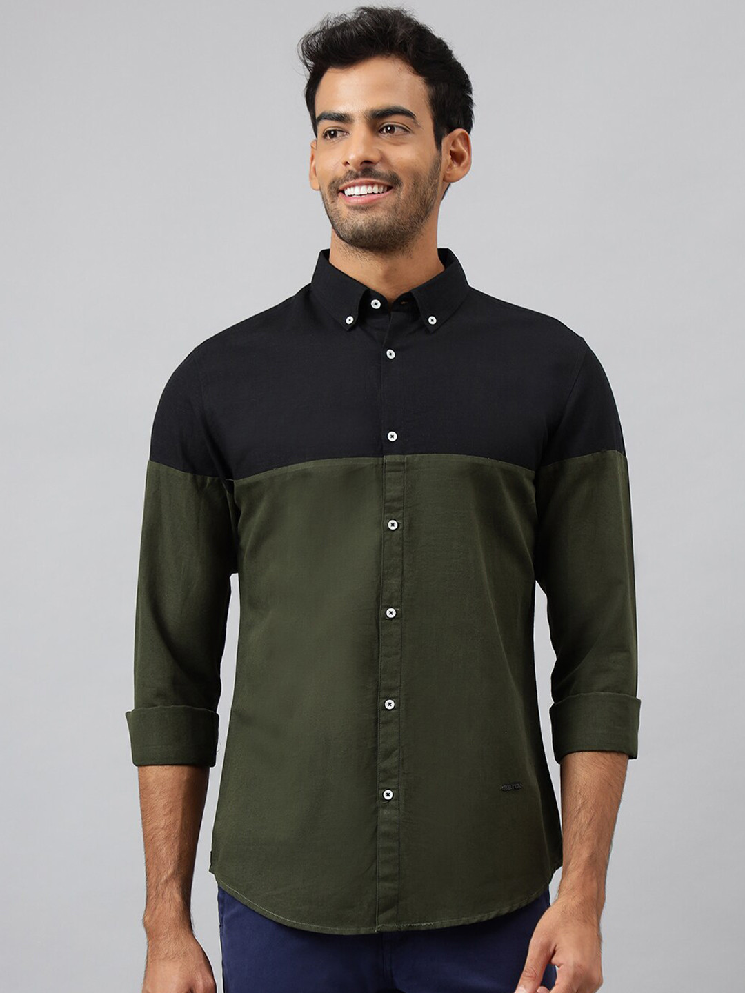 

MR BUTTON Colourblocked Button-Down Collar Long Sleeves Slim Fit Casual Shirt, Green