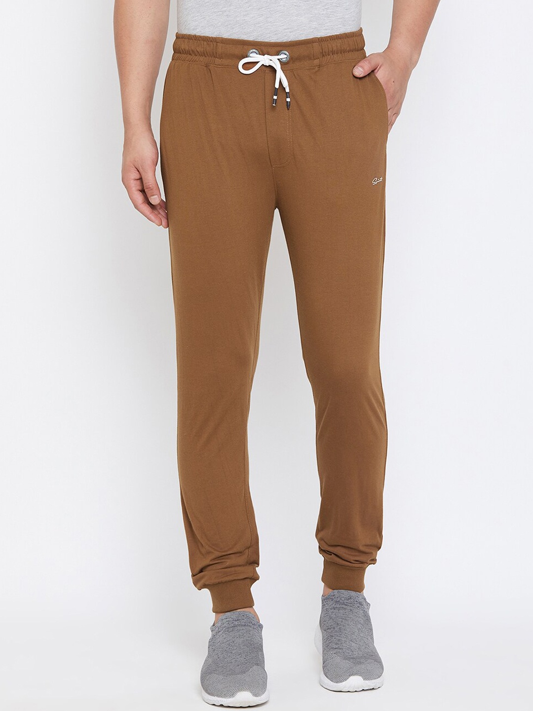 

Spirit Men Mid-Rise Straight-Fit Cotton Joggers, Brown