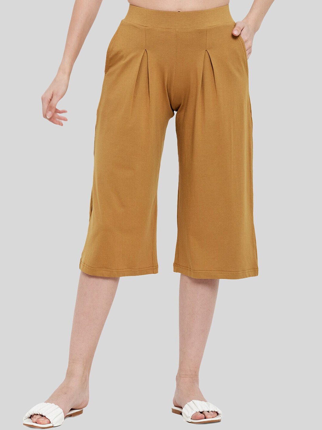 

UNMADE Women Mid Rise Regular Fit Pleated Culottes Trousers, Mustard