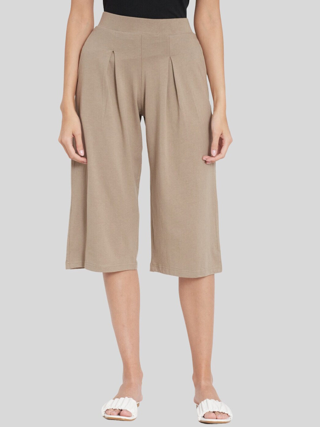 

UNMADE Women Mid-Rise Pleated Three-Fourth Length Culottes, Beige