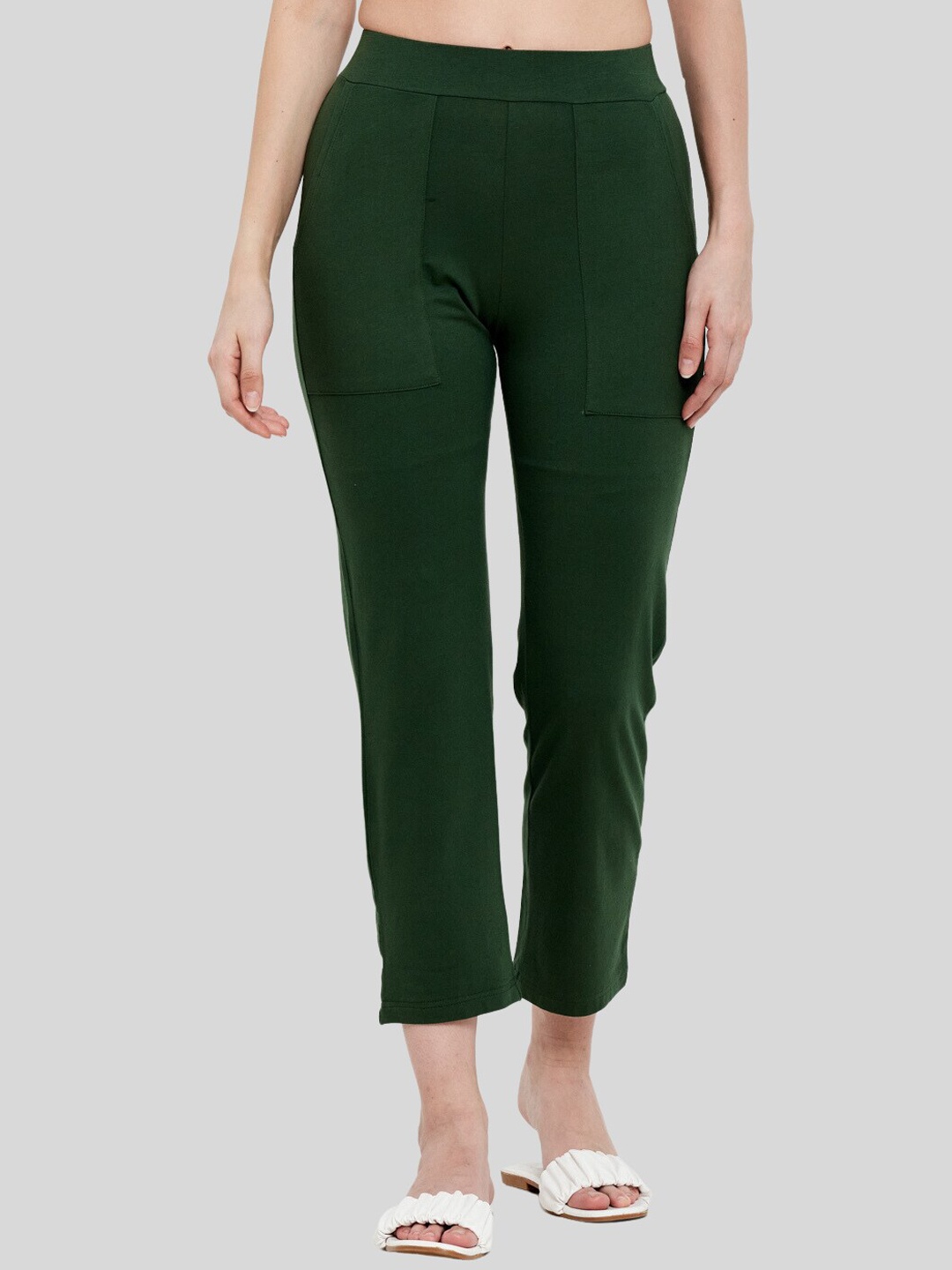 

UNMADE Women Mid-Rise Cropped Trousers, Green