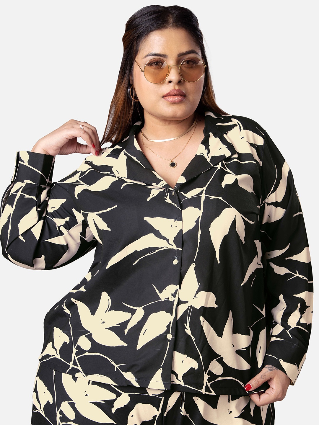 

NEOFAA Floral Printed Spread Collar Casual Shirt, Black