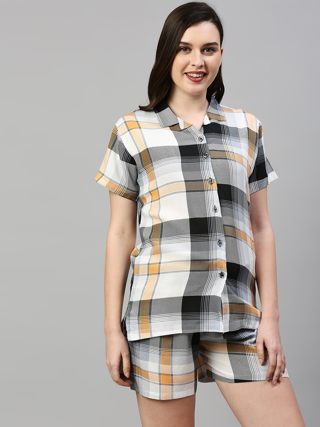 

Pretty Awesome Checked Shirt Collar Night Suit, White