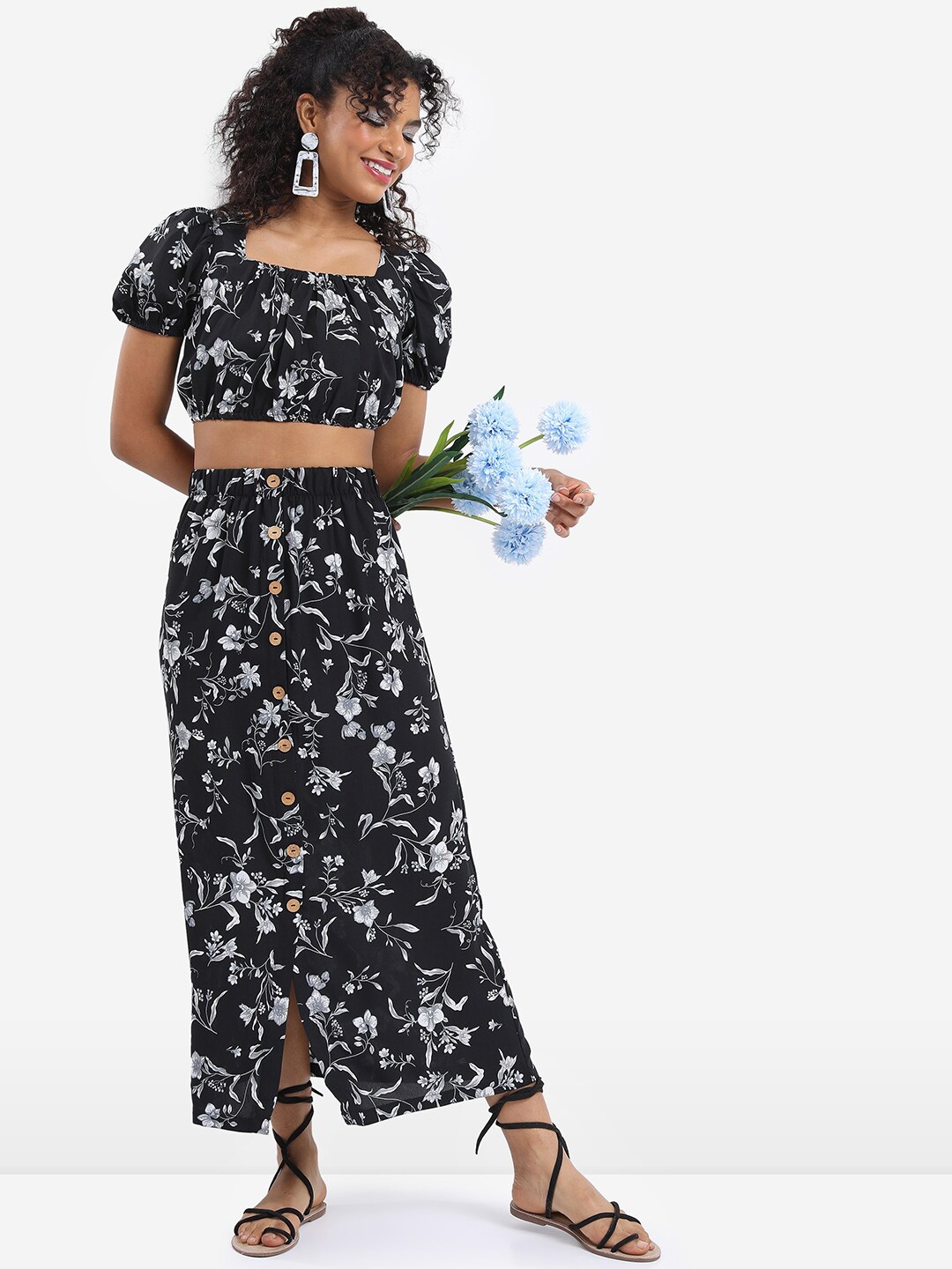 

Tokyo Talkies Floral Printed Square Neck Puff Sleeves Crop Top With Skirt, Black