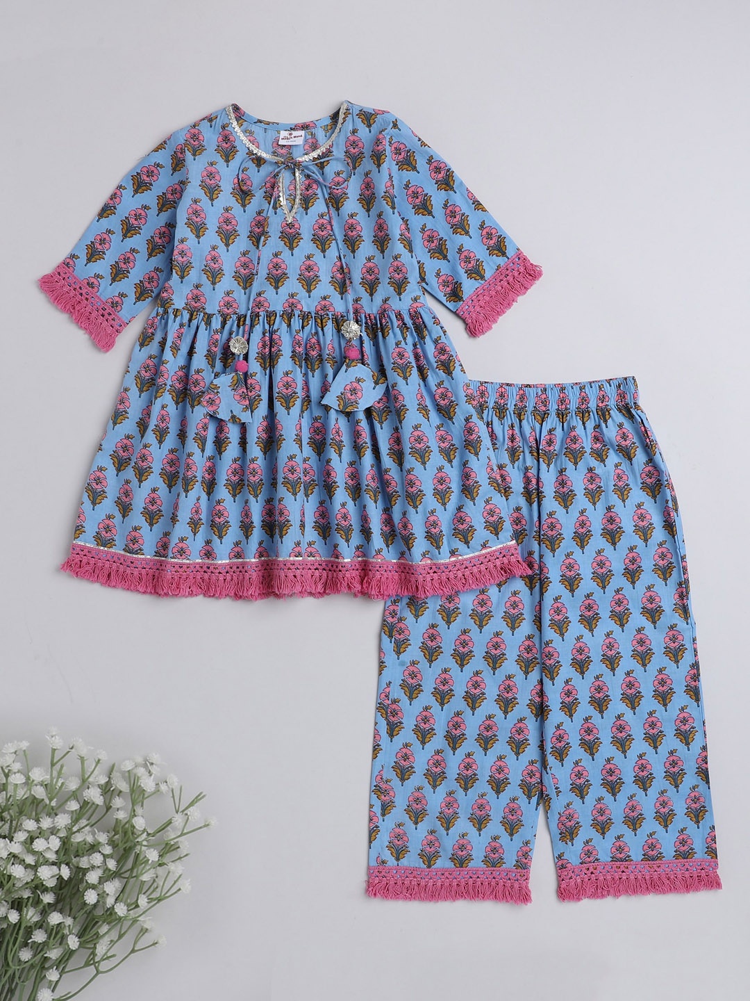 

The Magic Wand Girls Floral Printed Regular Pure Cotton Kurta With Palazzos, Blue