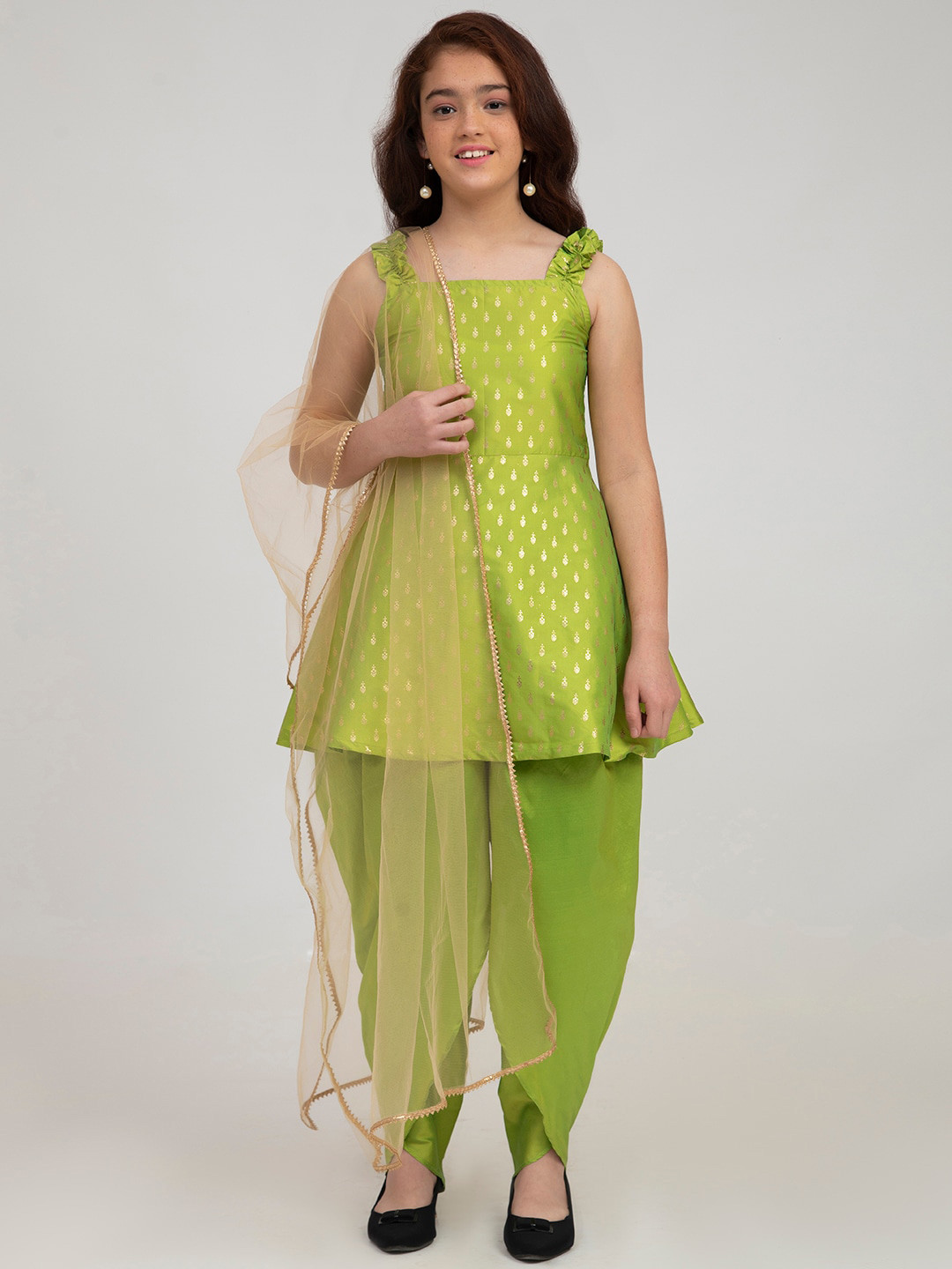 

Bitiya by Bhama Girls Ethnic Motifs Printed Anarkali Kurta with Dhoti Pants & Dupatta, Green