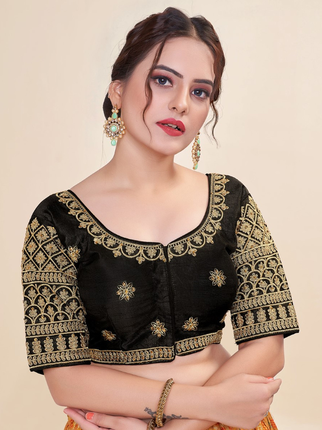 

HIMRISE Embroidered Round Neck Short Sleeve Phantom Blouse, Black