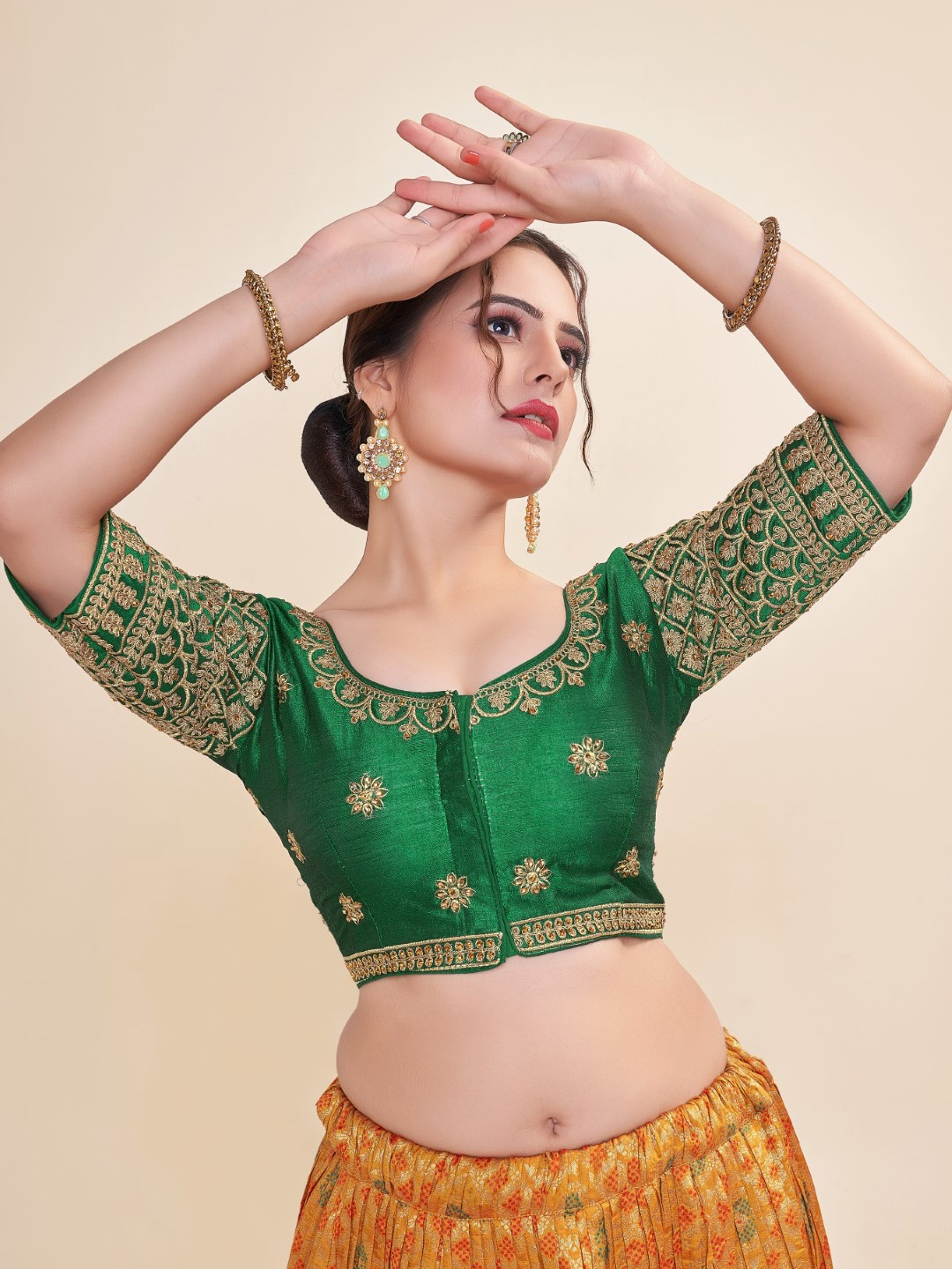 

HIMRISE Embroidered Round Neck Cotton Saree Blouse, Green