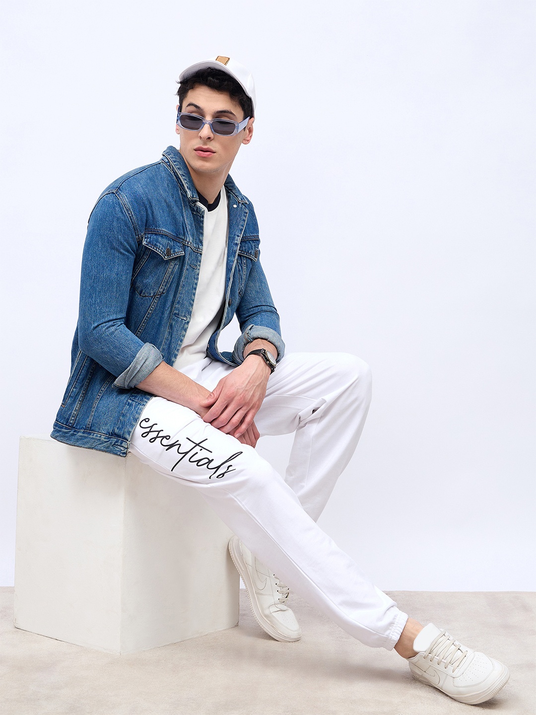 

Styli Men Slogan Print Oversized Jogger With Slip Pocket, White
