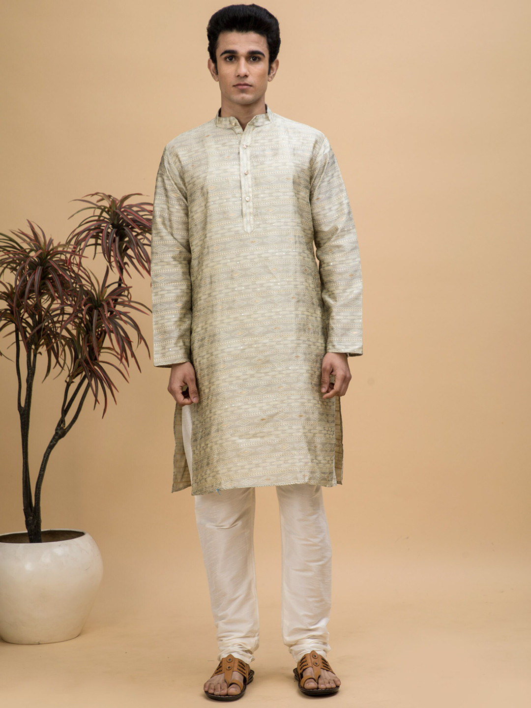 

NEUDIS Ethnic Motifs Printed Kurta with Churidar, Grey