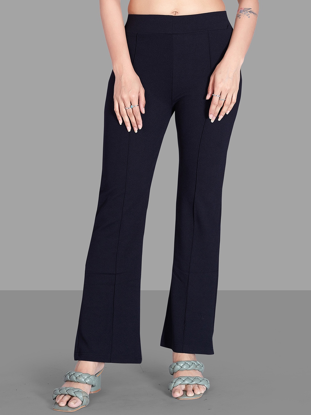 

Wuxi Women Relaxed Straight Leg Fit High-Rise Easy Wash Bootcut Trousers, Black