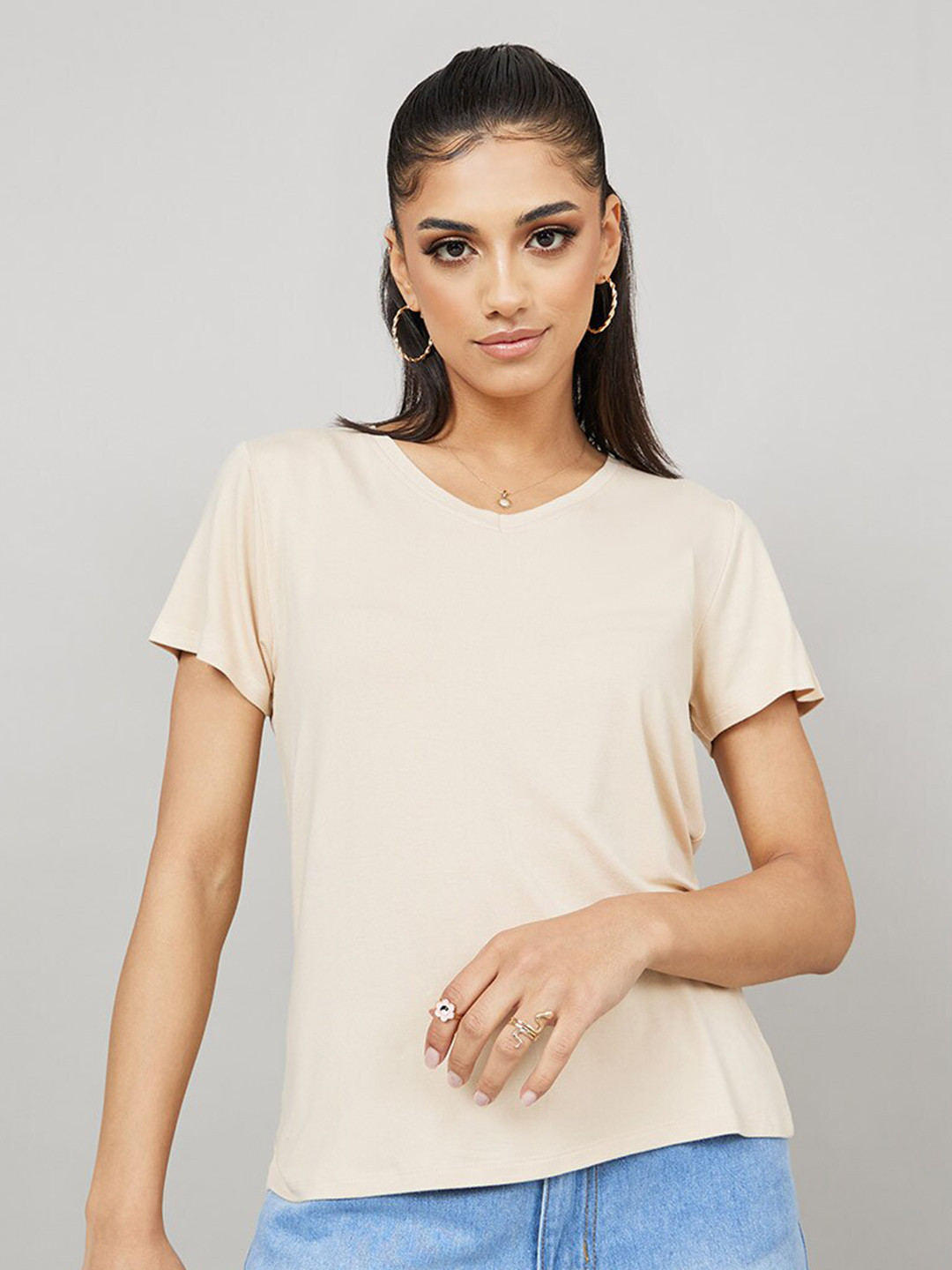 

Styli V- Neck Short Sleeve T-shirt, Beige