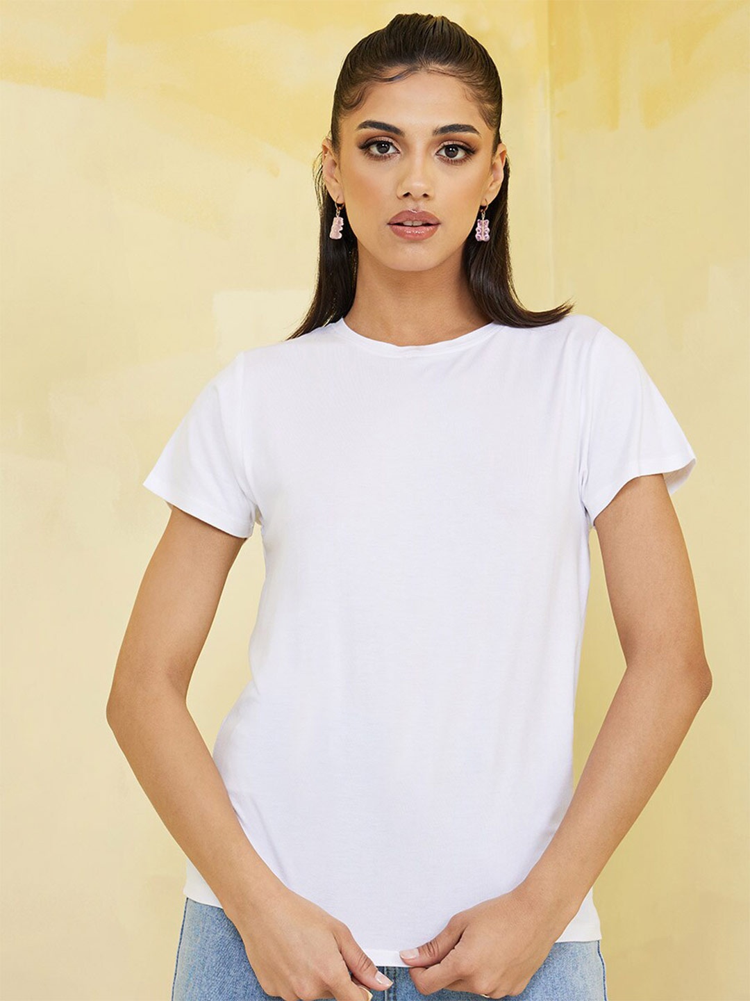 

Styli Solid Round Neck Regular Fit T-shirt, White