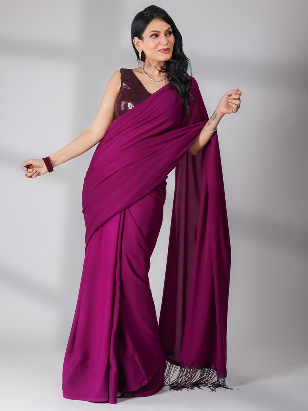 

Swtantra Cocktail Plum Polyester Saree, Purple