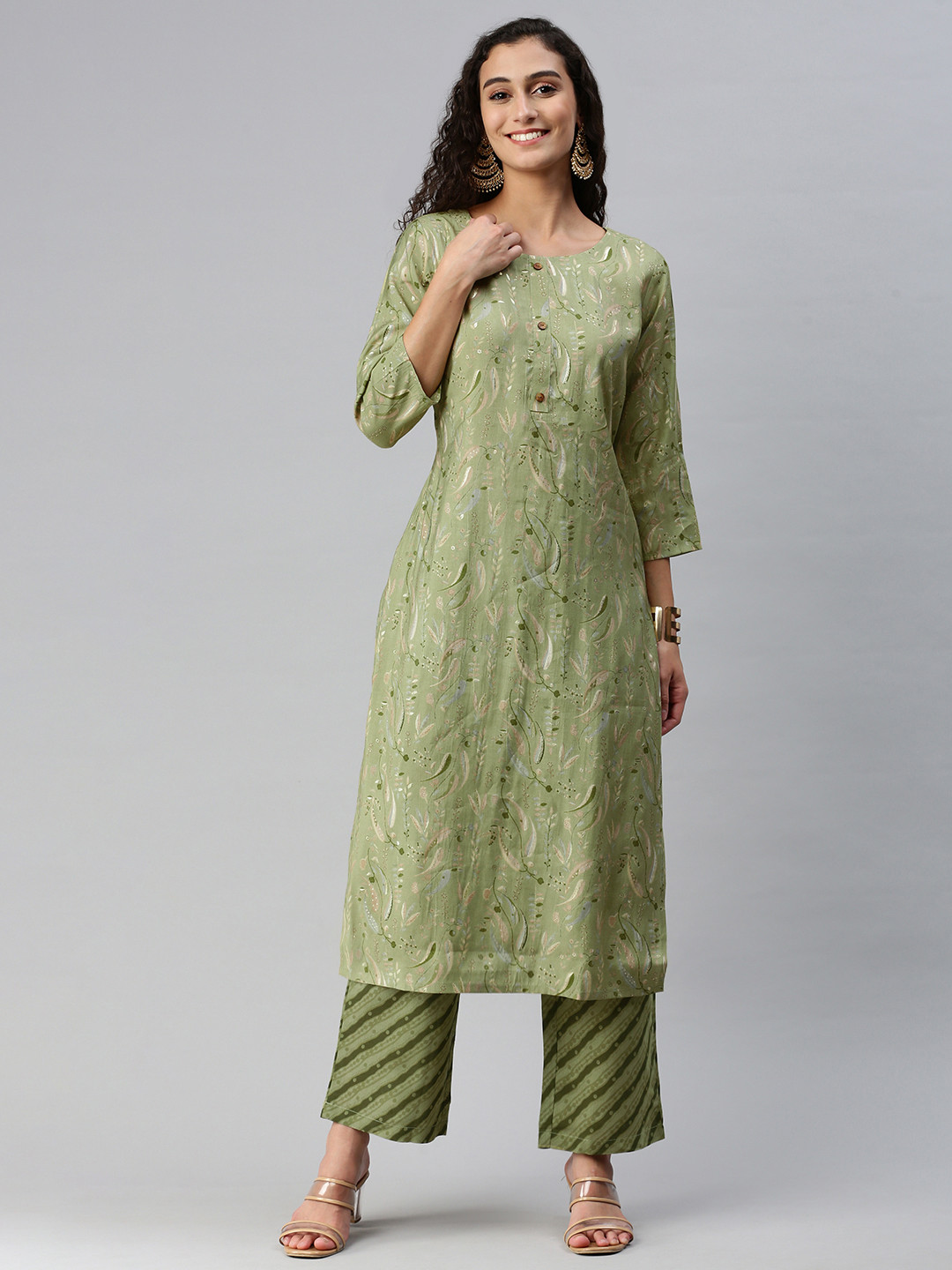 

HRITIKA Women Floral Printed Regular Chanderi Cotton Kurta with Trousers, Green