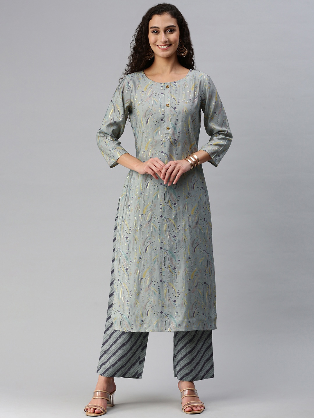 

HRITIKA Women Floral Printed Regular Chanderi Cotton Kurta with Trousers, Grey