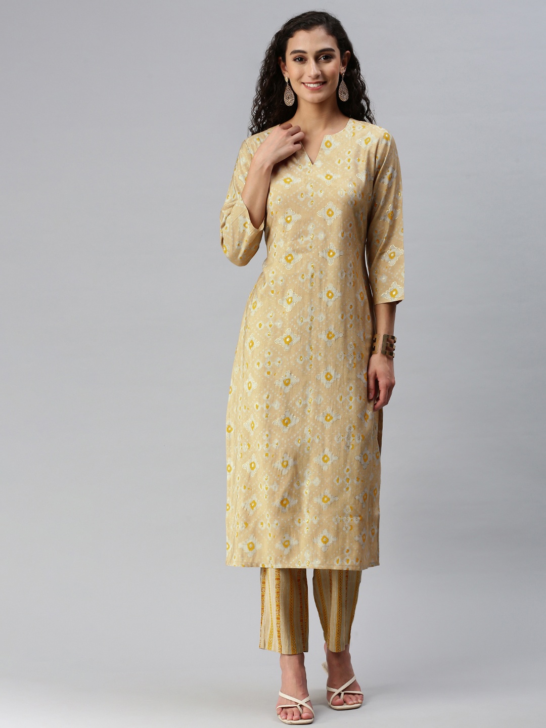 

HRITIKA Women Floral Printed Regular Chanderi Cotton Kurta with Trousers, Beige