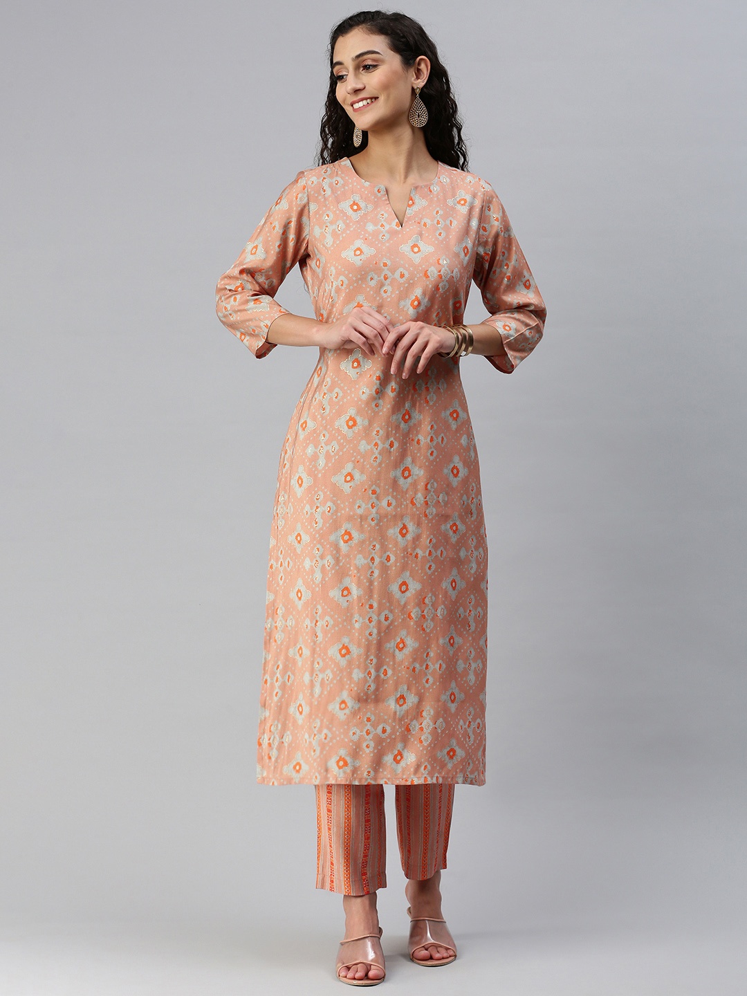 

HRITIKA Women Floral Printed Regular Chanderi Cotton Kurta with Trousers, Peach