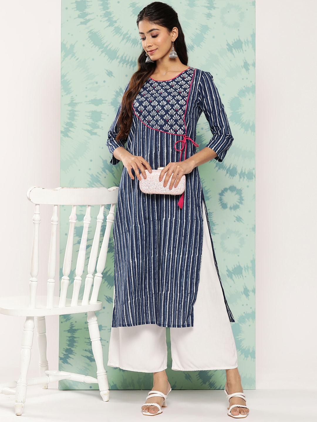 

Varanga Women Printed Thread Work Indigo Kurta, Blue