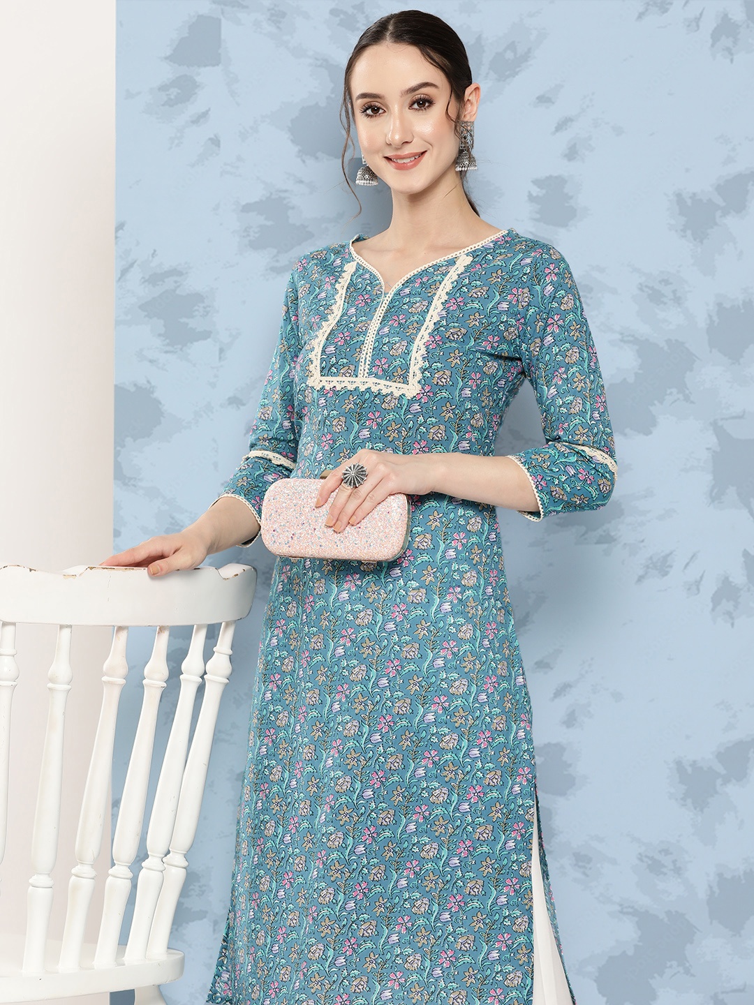 

Varanga Women Floral Printed Kurta, Blue