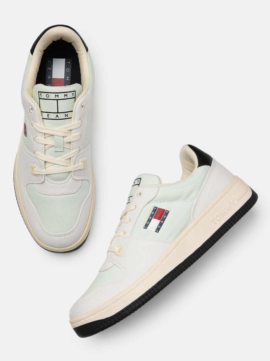 

Tommy Hilfiger Men Colourblocked Sneakers, Off white