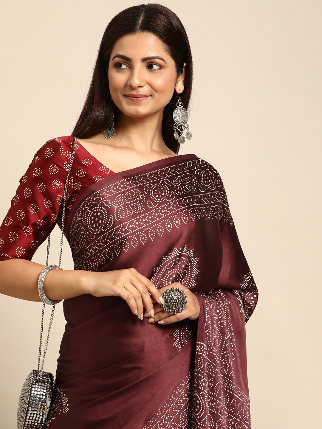 

LOOKNBOOK ART Ethnic Motifs Foil Print Satin Saree, Maroon