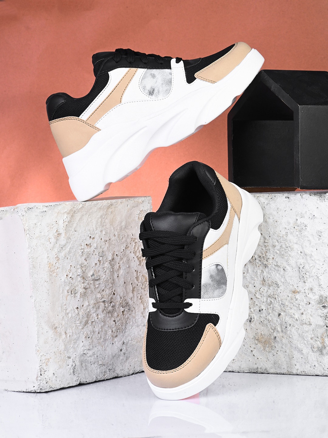 

El Paso Women Colourblocked Lightweight Sneakers, Black