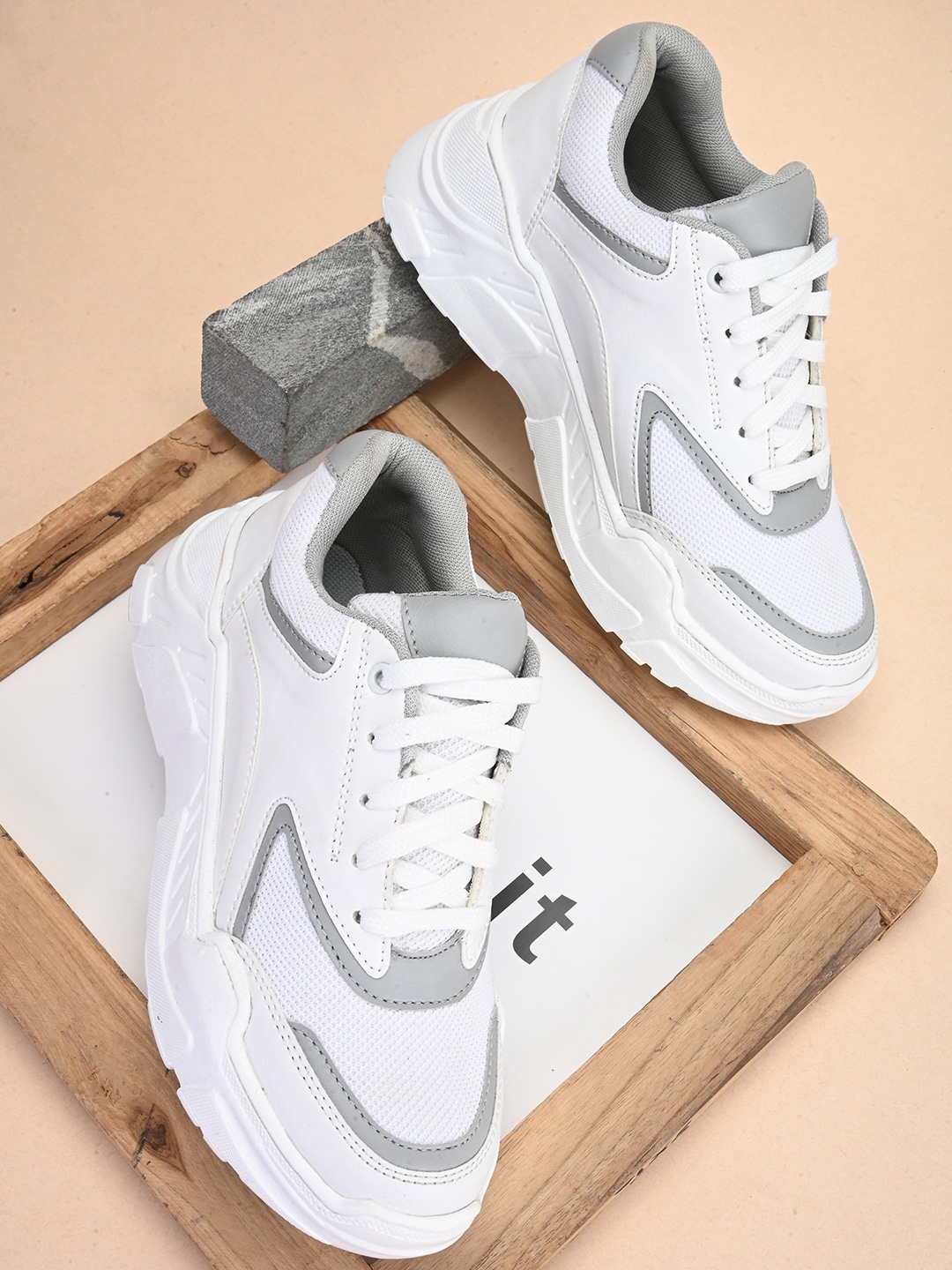 

El Paso Women Colourblocked Lightweight Sneakers, White