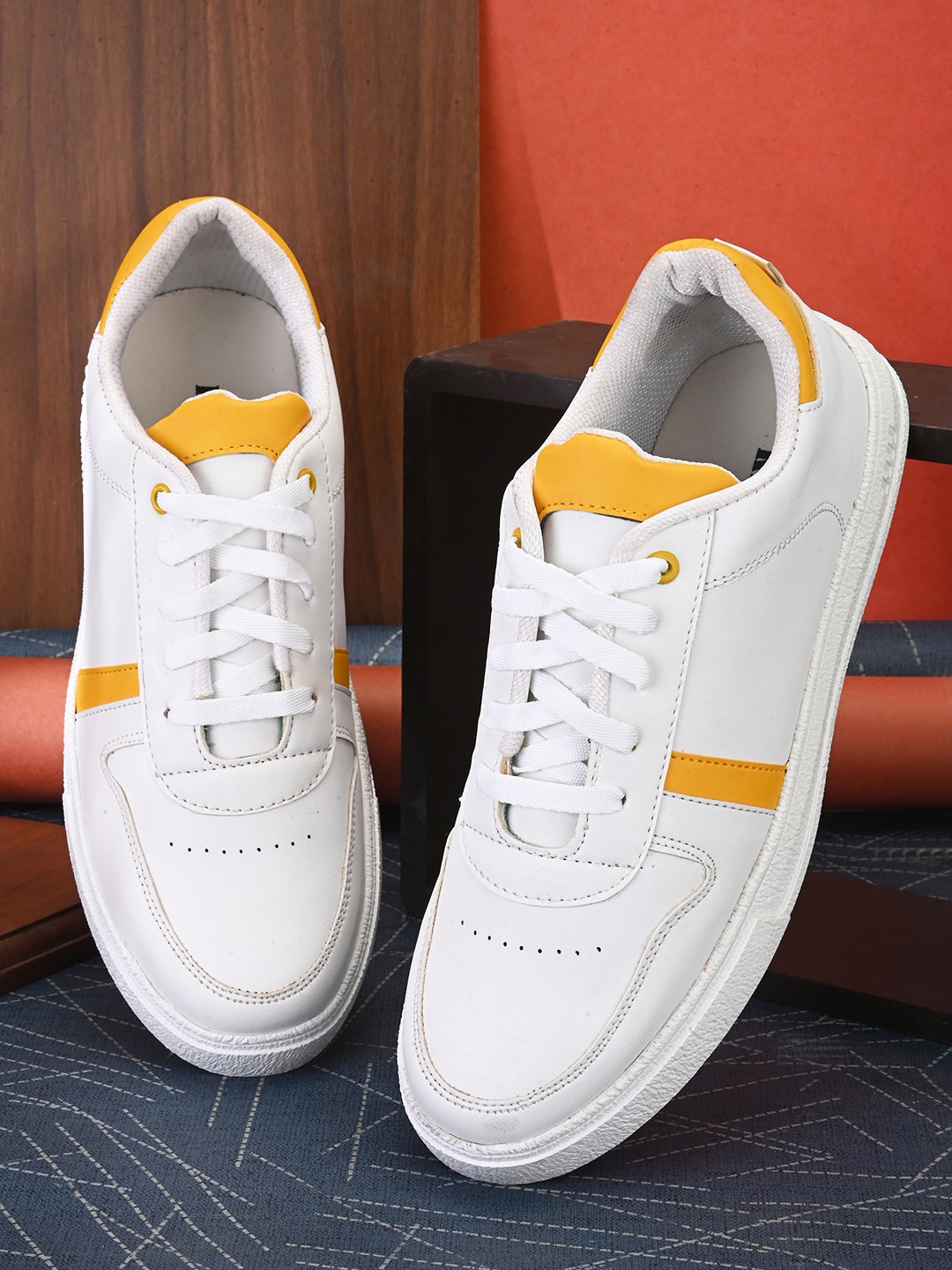 

Killer Men Perforated Lightweight Sneakers, White