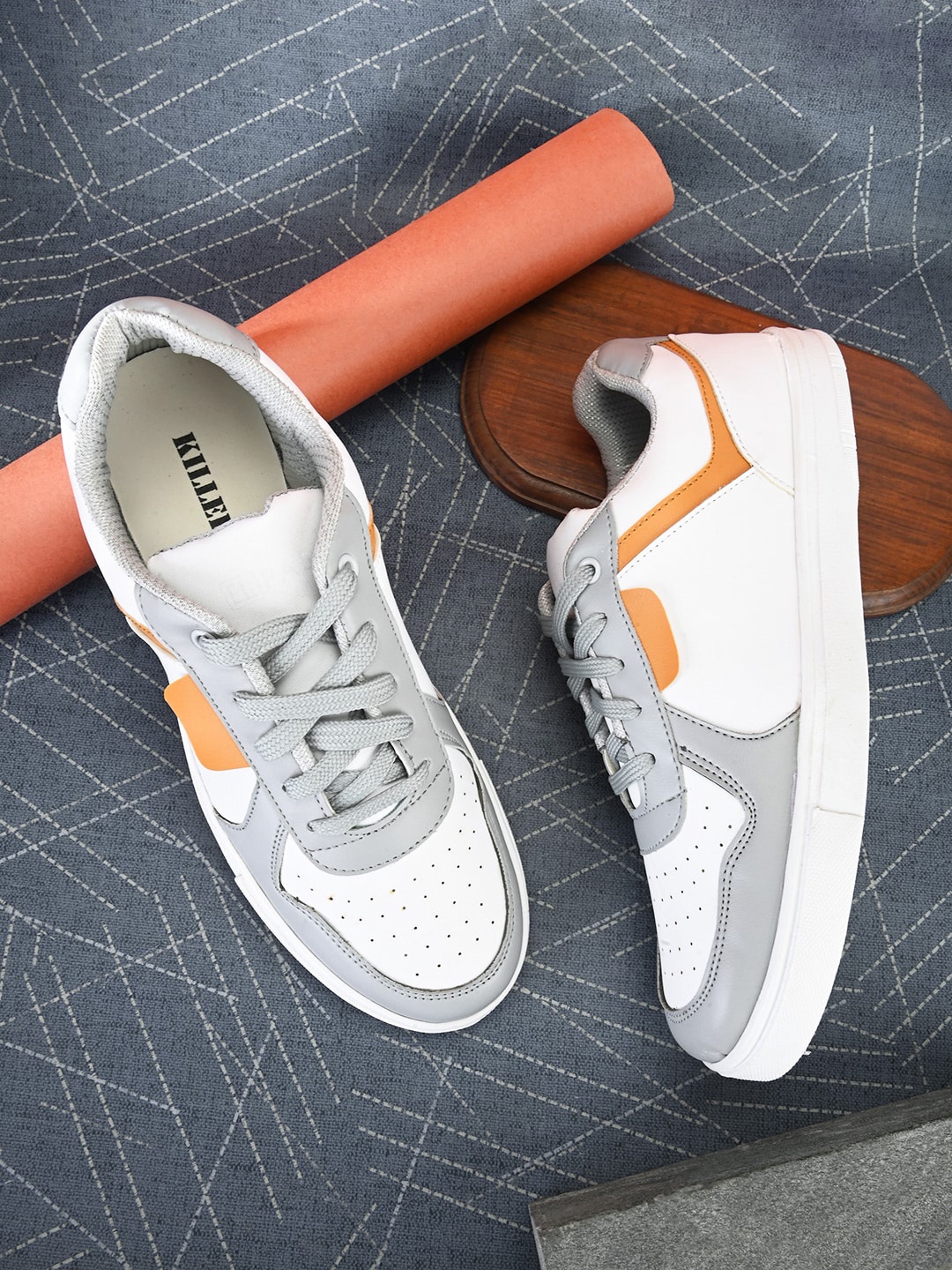 

Killer Men Colourblocked Lightweight Sneakers, White