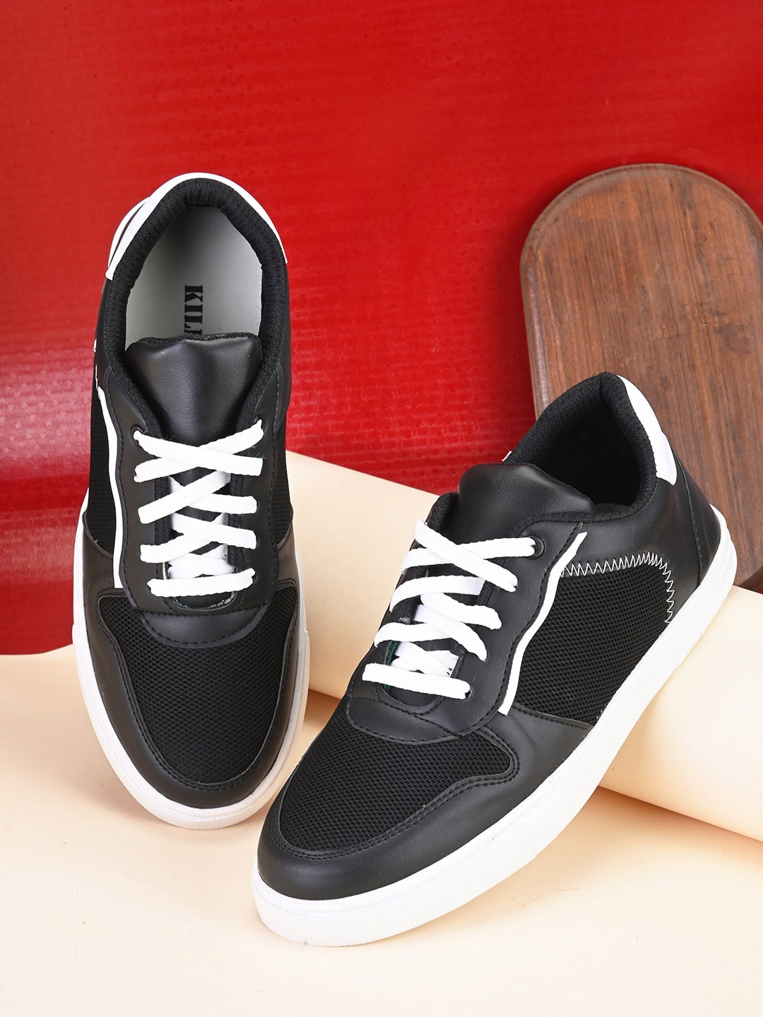

Killer Men Contrast Sole Lightweight Sneakers, Black