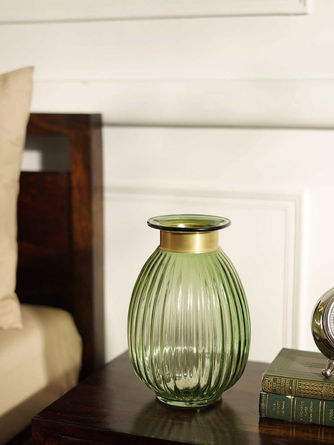 

Pure Home and Living Green Ribbed Textured Glass Vase