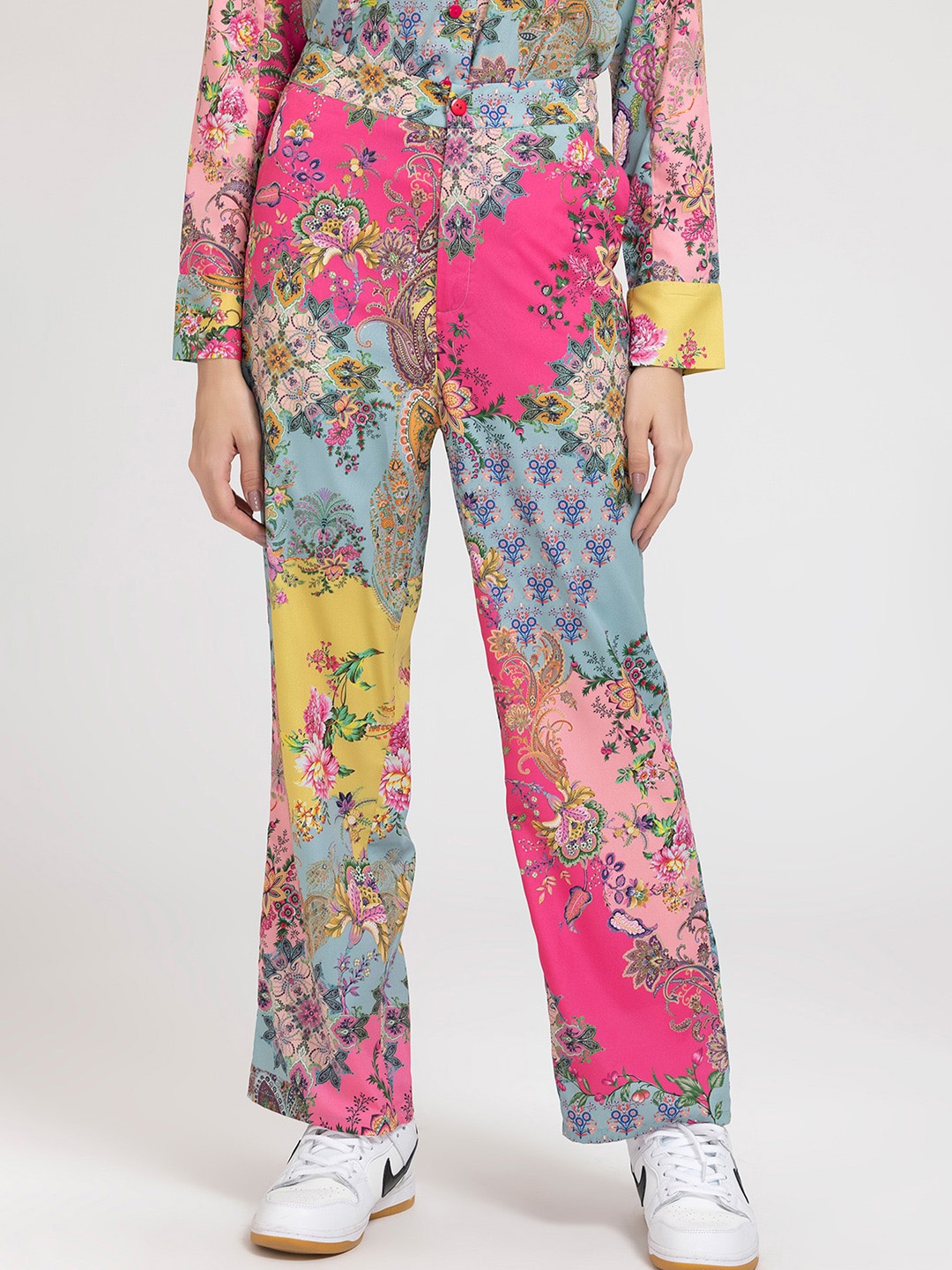 

SHAYE Women Pink Floral Printed Smart Easy Wash Trousers