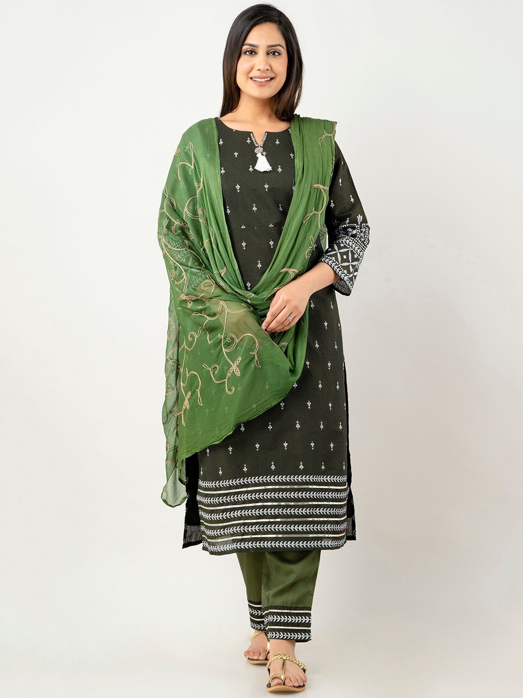 

Tetalee Chevron Printed Thread Work Kurta with Trousers & Dupatta, Green