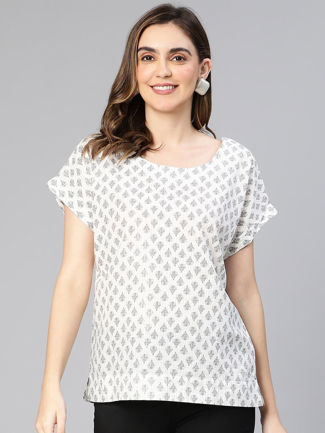 

Oxolloxo Aztec Printed Extended Sleeves Cotton Top, White