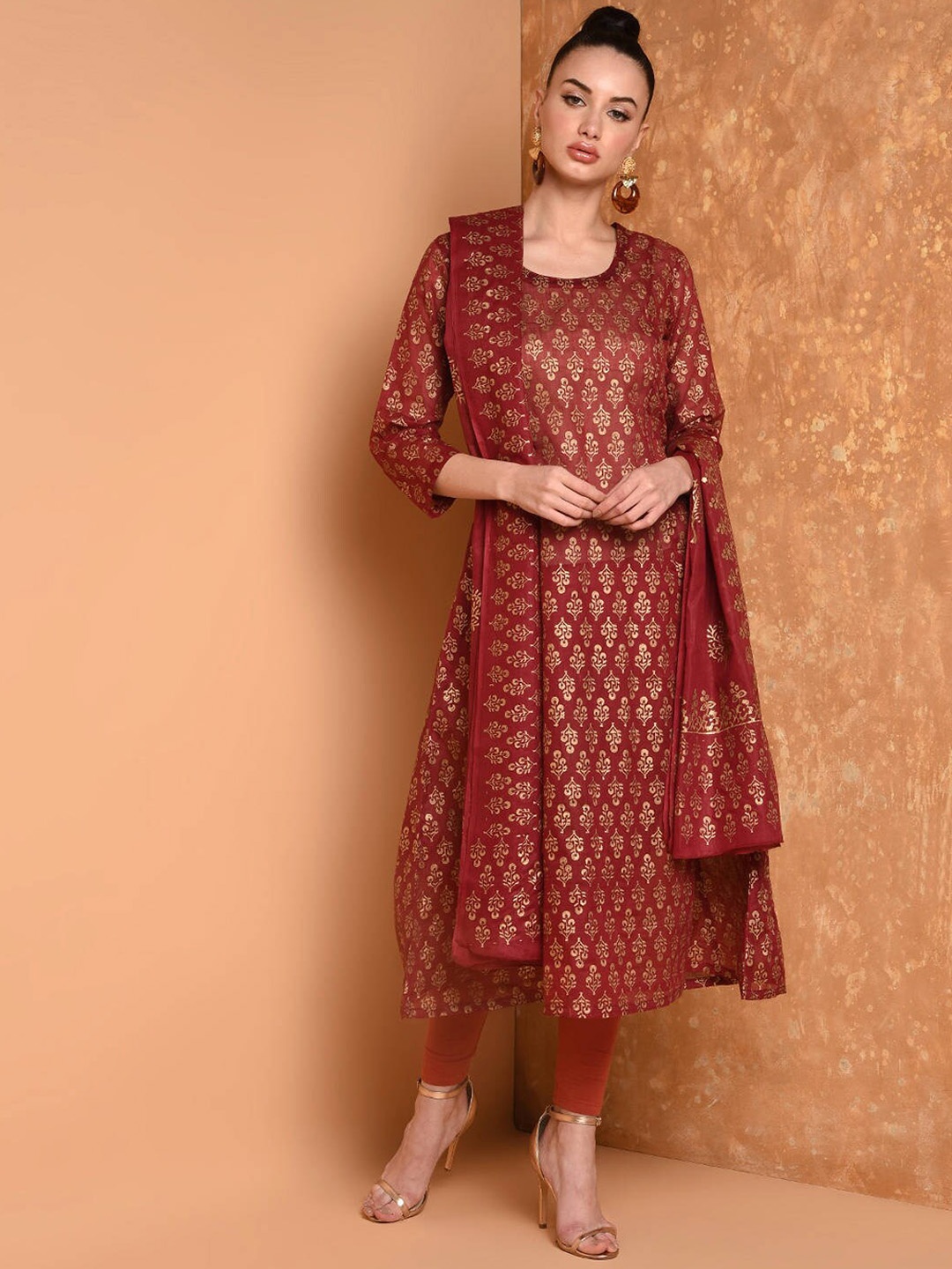 

KAANCHIE NANGGIA Ethnic Motifs Printed A-Line Kurta with Leggings & Dupatta, Maroon